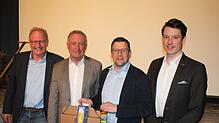 Bei der Mitglieder-Versammlung des Maschinenrings (von links): Vorsitzender Klaus Grieshaber, Erwin Ballis, ehemaliger Geschäftsführer ...