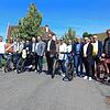 Unter anderem die Bürgermeisterin und die Bürgermeister der Kommunen des Gemeindeverwaltungsverbandes gaben den Radweg wieder frei.