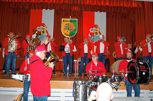 Die Grufti Band Tiengen sorgte für die musikalische Begleitung.JPG