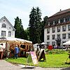Rund um das Schloss Schönau präsentierte sich ein buntes Marktgeschehen. Es war die erste große Veranstaltung seit langem.