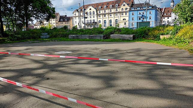 Auf diesem Grundstück wird in dieser Saison ein mobiler Eiswagen stehen. Der Kids Bike Loop, der sich zuvor dort befand, ist entfernt ...