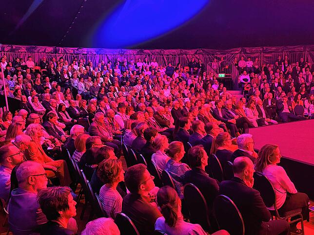 Bild 5: „Begegnungen“ auf der Verbrauchermesse IBO: So feierte Friedrichshafen die Eröffnung