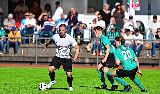 Bild 18: SG FC Wehr/Brennet besiegt den FC Zell mit 1:0 – und wir haben Fotos!