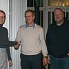 Bürgermeisterin Vera Schraner dankt Ronny Mathys (M) und Thomas Delboi vom Schaffhauser Amt für Bevölkerungsschutz für die Erarbeitung ...