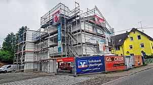 Die Filiale der Volksbank Überlingen in Wahlwies wird aktuell komplett neu gebaut.