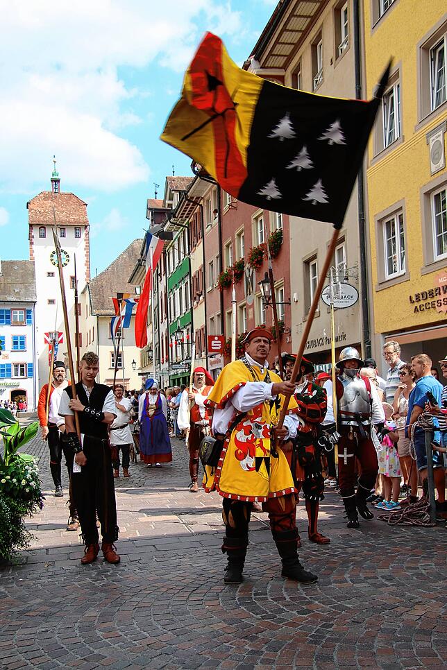 Bild 40: Waldshuter Chilbi 2025: So viel Freude macht der Festumzug in der Kaiserstraße - die schönsten Bilder