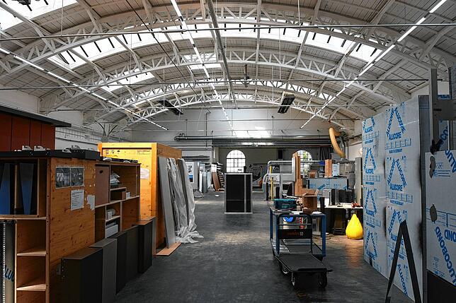 Ein Blick ins Technicum der Firma 3A-Composites. Die Halle gehört der Firma Broziat, wird aber an den Nachbarn, ein Nachfolgeunternehmen ...