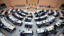 Die Abgeordneten im Landtag in Stuttgart. Seit fünf Jahren regieren die Grünen im Südwesten gemeinsam mit der CDU.