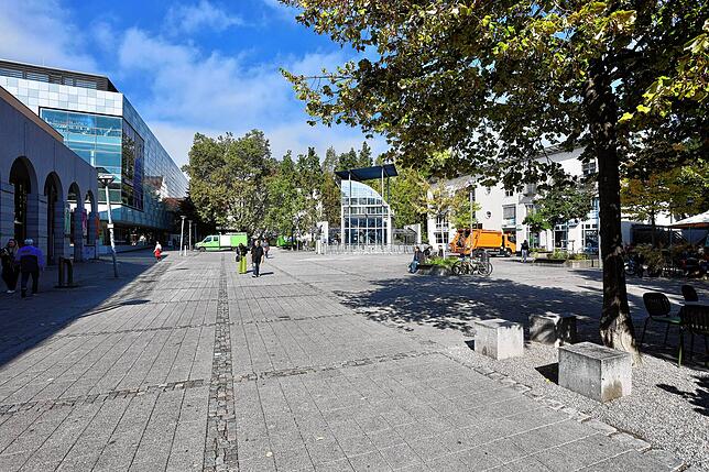 Das Amt für Stadtplanung und Umwelt will im ersten Quartal 2024 auch ein konzept für die Begrünung des Augustinerplatzes vorlegen.
