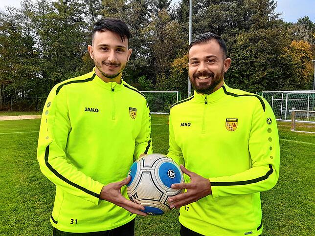 Alessandro (links) und Daniel Fiore Tapia sind wichtige Stützen im Team des FC Öhningen-Gaienhofen. Wie es für die beiden nach dem ...