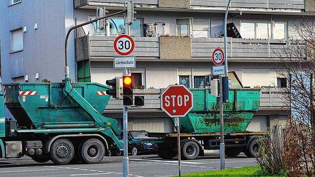 Die innerstädtischen Lärmschutzmaßnahmen sollen ausgedehnt werden. Dieser Empfehlung des von der Stadt beauftragten Verkehrsexperten ...