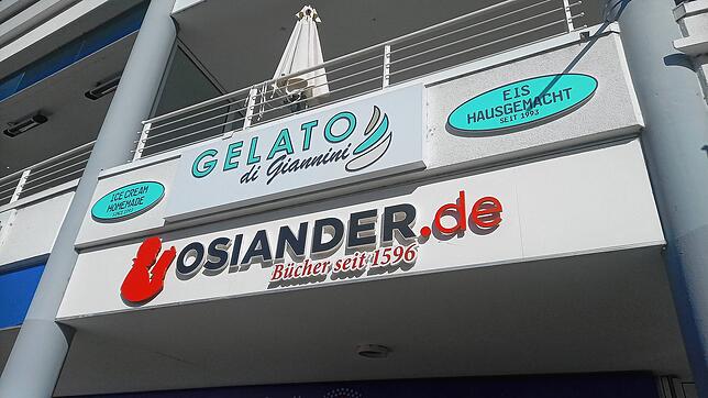 Das Logo der Buchhandelskette Osiander über dem Eingang zu den Becks-Arkaden in Bad Säckingen. Auch in Laufenburg will Osiander jetzt ...