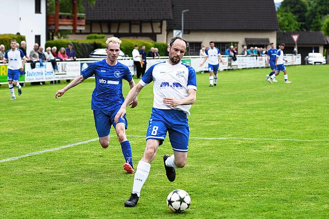 Bild 33: SG Stühlingen/Weizen siegt 5:1 beim FC Geißlingen und feiert den  Meistertitel – wir haben Fotos!