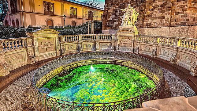 Die Donauquelle im Schlosspark in Donaueschingen. (Archivbild)