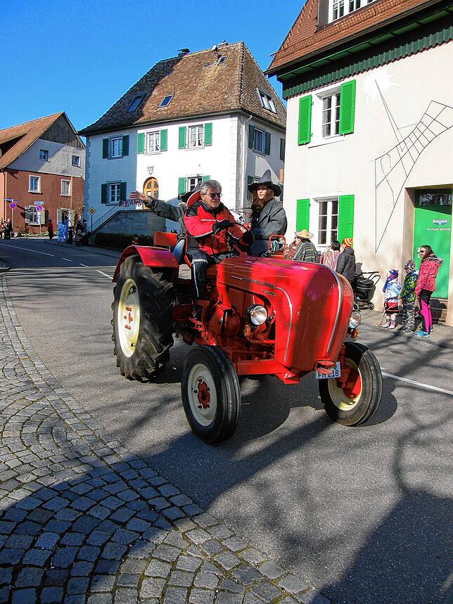 Alt-Landrat Frank Hämmerle machte spontan mit seinem Porsche bei der Parade mit.