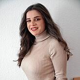 „Die ganze Stadt macht mit, überall sind Bäume und Lichter zu sehen,“ sagt Diana Zeino aus Syrien.
