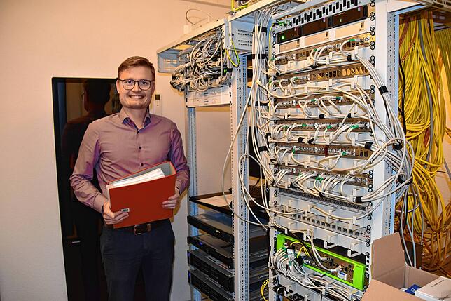 Die Server im Rathaus helfen, dass Daten schneller abgerufen und besser vernetzt werden. So begibt sich Eigeltingen auf den Weg zur ...