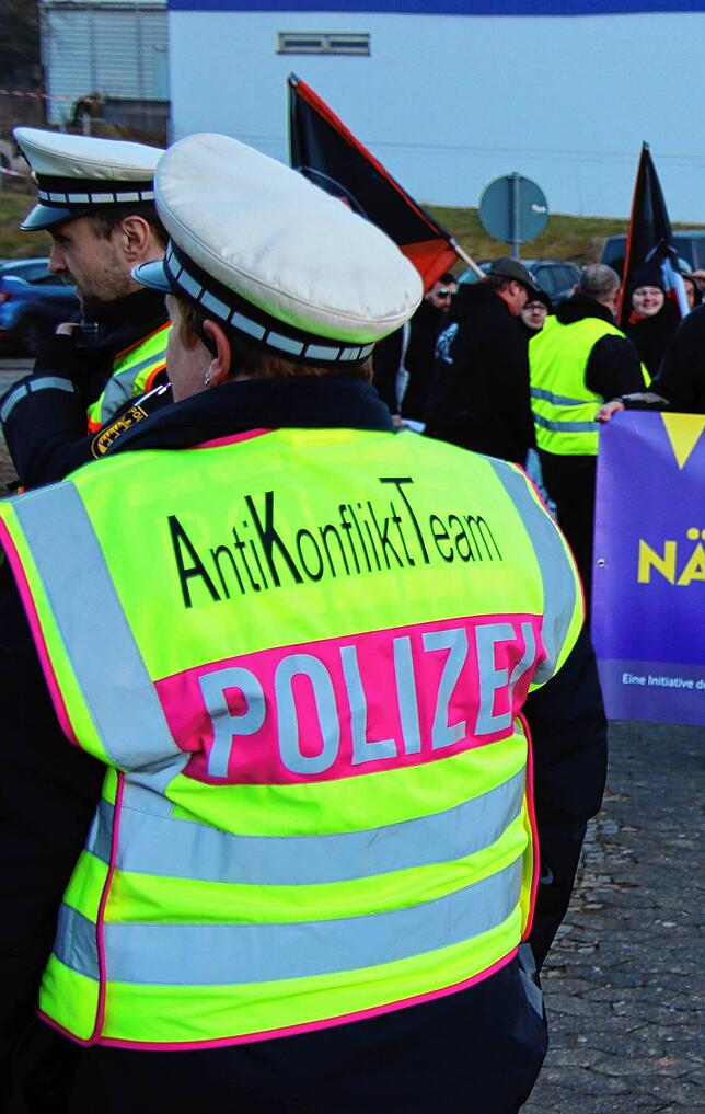Mehrere Dutzend Polizisten waren im Einsatz, wobei alles friedlich blieb.