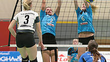 Die Villingerinnen Ramona Wolbert und Nina Gass (rechts) bei der Blockarbeit. Der Drittliga-Meister hatte gegen Waldgirmes einige ...