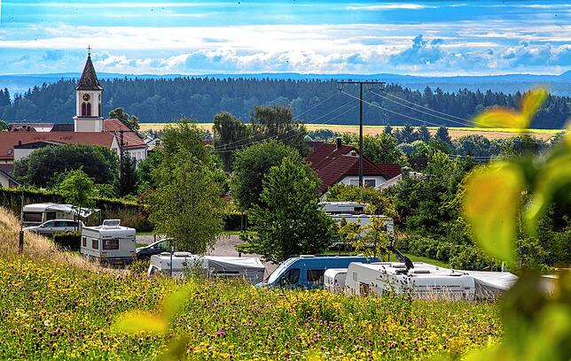 Der Campinggarten im Ortsteil Thalheim ist zusammen mit dem daneben liegenden Freibad im Sommer Ziel zahlreicher Besucherinnen und Besucher.