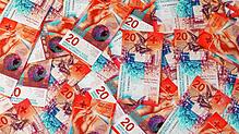 Banknoten im Wert von 20 Schweizer Franken: Deutsche Senioren, die früher in der Schweiz gearbeitet haben, dürfen sich über eine ...