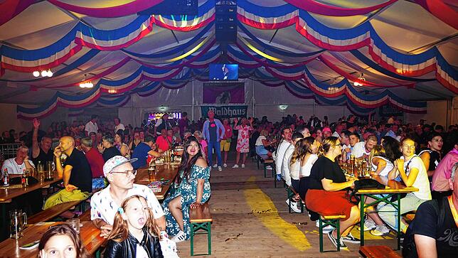 Bild 30: Chilbi 2025 in Waldshut: Große Waldhaus Brassnacht mit „Brasslufthamma“ und „SoundGurus“