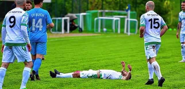 Bild 10: SV Buch schafft noch ein 2:2 gegen den SV Herten &ndash; und wir haben Bilder!