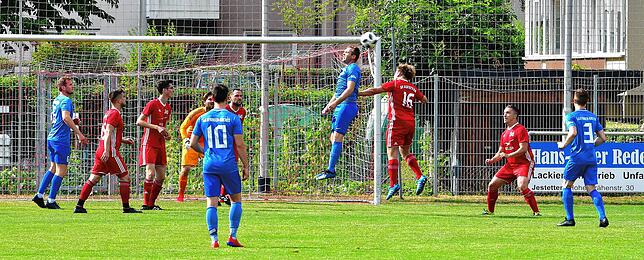 Bild 36: SV Jestetten qualifiziert sich durch ein 5:0 gegen den TuS Efringen-Kirchen für die Hauptrunde im SBFV-Rothauspokal &ndash; und wir haben Bilder!