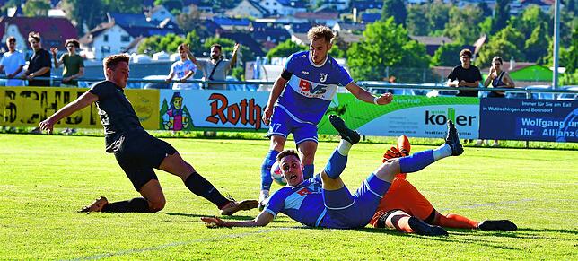 Bild 27: Weitere Impressionen vom 3:2-Sieg des FC Erzingen zum Landesliga-Aufstieg gegen den FC Emmendingen