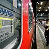 Angestellte streikten bereits im September an einem Bahngleis am Stuttgarter Hauptbahnhof.