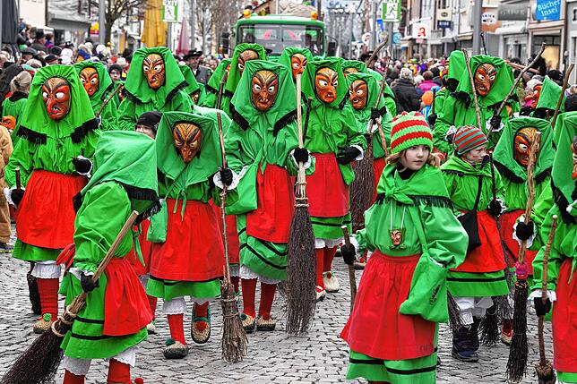 Bild 21: Fastnacht 2023: Die schönsten Fotos vom Umzug am Donnerstag in Villingen