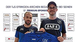Wieder im Hölzele: Mittelfeldspieler Michael Flad (links, mit Vorstand Kommunikation Simon Diodene) kehrt nach einem Jahr beim FC ...