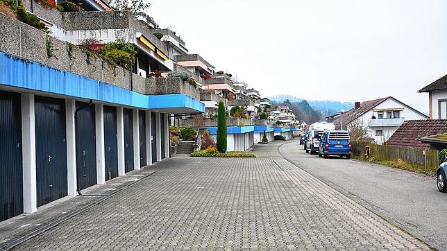 Die Straße Bütze in Sipplingen mit ihren Terassenhäusern und 95 Wohneinheiten, meist Zweit- und Ferienwohnungen. Durch das neue ...