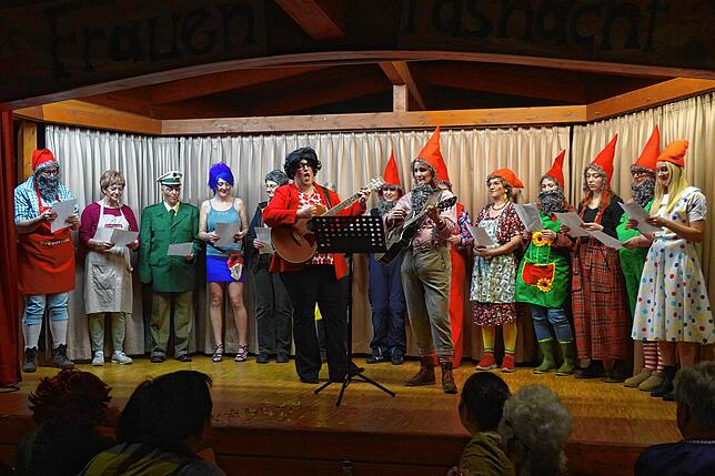 Bild 3: Frauenfasnacht in Görwihl: Der Großangriff auf deine Lachmuskeln!