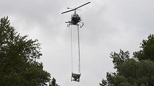 Bei Einsätzen per Helikopter wurde Eigranulat ausgebracht. (Archivfoto)