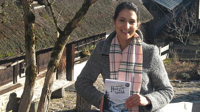 Den &bdquo;Sagenhaften Hotzenwald&ldquo; hat Sandhya Hasswani durchwandert und in Erzählungen und Hintergrundfakten gleichermaßen ...