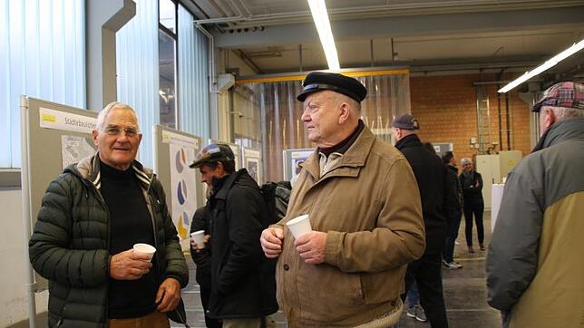 Bürger zeigen großes Interesse an den Planungen fürs ehemalige Siemens-Areal in der Bücklestraße. Beim Besuchertag waren Rundgänge übers ...