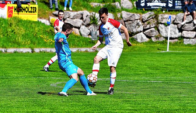 Bild 16: SV Buch spielt 1:1 im Oster-Derby gegen den FC RW Weilheim &ndash; und wir haben Bilder!