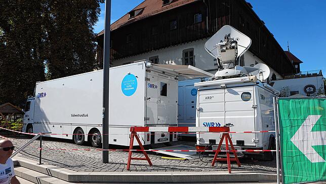 Bild 31: Konstanzer Seenachtfest 2022: Einheimische und Gäste feiern im Stadtgarten