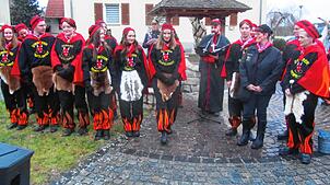 Die Teufelweihe zählt zum jährlichen Ritual der Zimmerer Fasnet. In diesem Jahr wurden 13 Neumitglieder bei der Teufelsbrut aufgenommen. ...
