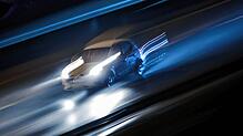 Ein Raser auf einer Autobahn. (Symbolbild) Ein 22-Jähriger ist bei Weilheim-Waldhaus mit 180 Sachen über die B500 gerast, wo 100 erlaubt ...