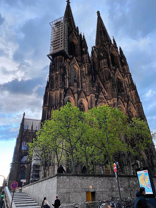 Nach dem Quiz-Abenteuer gab es noch Zeit für Hannah Schedler, um Köln zu erkunden. Hier ist der Dom zu sehen.