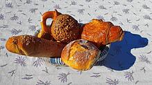 Backwaren kosten bei einigen Bäckereien sonntags mehr als unter der Woche – bei Hamma und Baader sind die Preise zwischen sieben und ...
