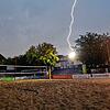 Da zucken die Blitze: Das Unwetter über dem Überlinger Landungsplatz, wo derzeit die Beach Days stattfinden.
