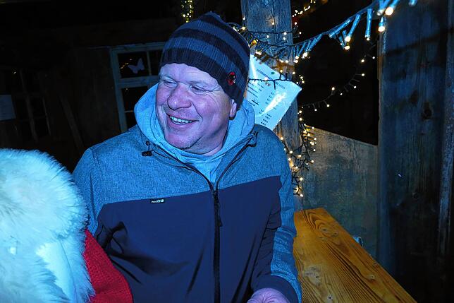 Bild 14: Gäste feiern Après-Ski-Party im Gasthaus „Löwen“ zur Musik von DJ Aleks. Hüttengaudi ist ein Hit.