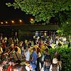 Massenparty am Seehrein: In der Nähe der Schänzlebrücke hatten sich in der Nacht von Samstag auf Sonntag laut Schätzungen der Polizei ...