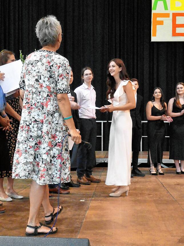 Bild 11: Bilder von der Zeugnisübergabe am Schulverbund Nellenburg Stockach &ndash; Teil 1