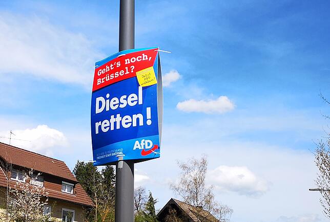 Brüssel als Sündenbock: Die AfD wirbt mit dem Abgasskandal der deutschen Automobilindustrie.