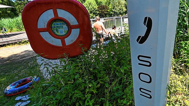 Ein Unfall bei einer Bootsfahrt einer Familie am oberbayerischen Eibsee hat am Samstag einen Großeinsatz von Rettungskräften ausgelöst. ...
