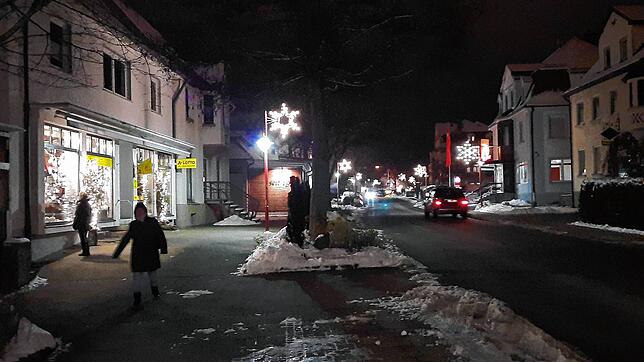 Eine Weihnachtsbeleuchtung wird es in diesem Jahr trotz Energiesparkurs in der Heuberggemeinde Stetten a.k.M. geben. Allerdings werden ...